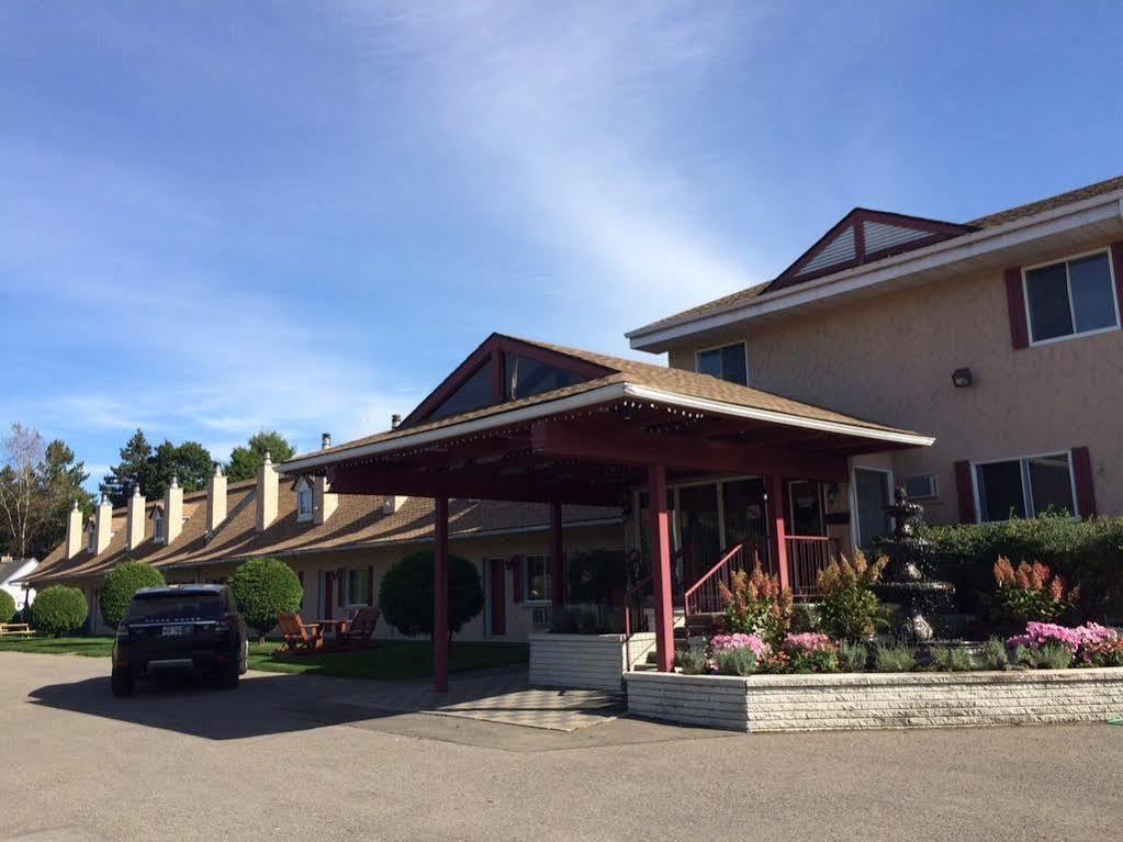 Motel Des Pentes Et Suites Saint-Sauveur Exterior photo